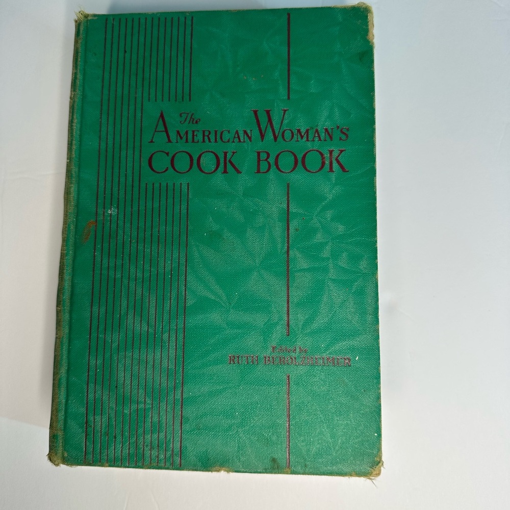 Vintage American Woman’s Cookbook -‎ 1940’s Green Edition
